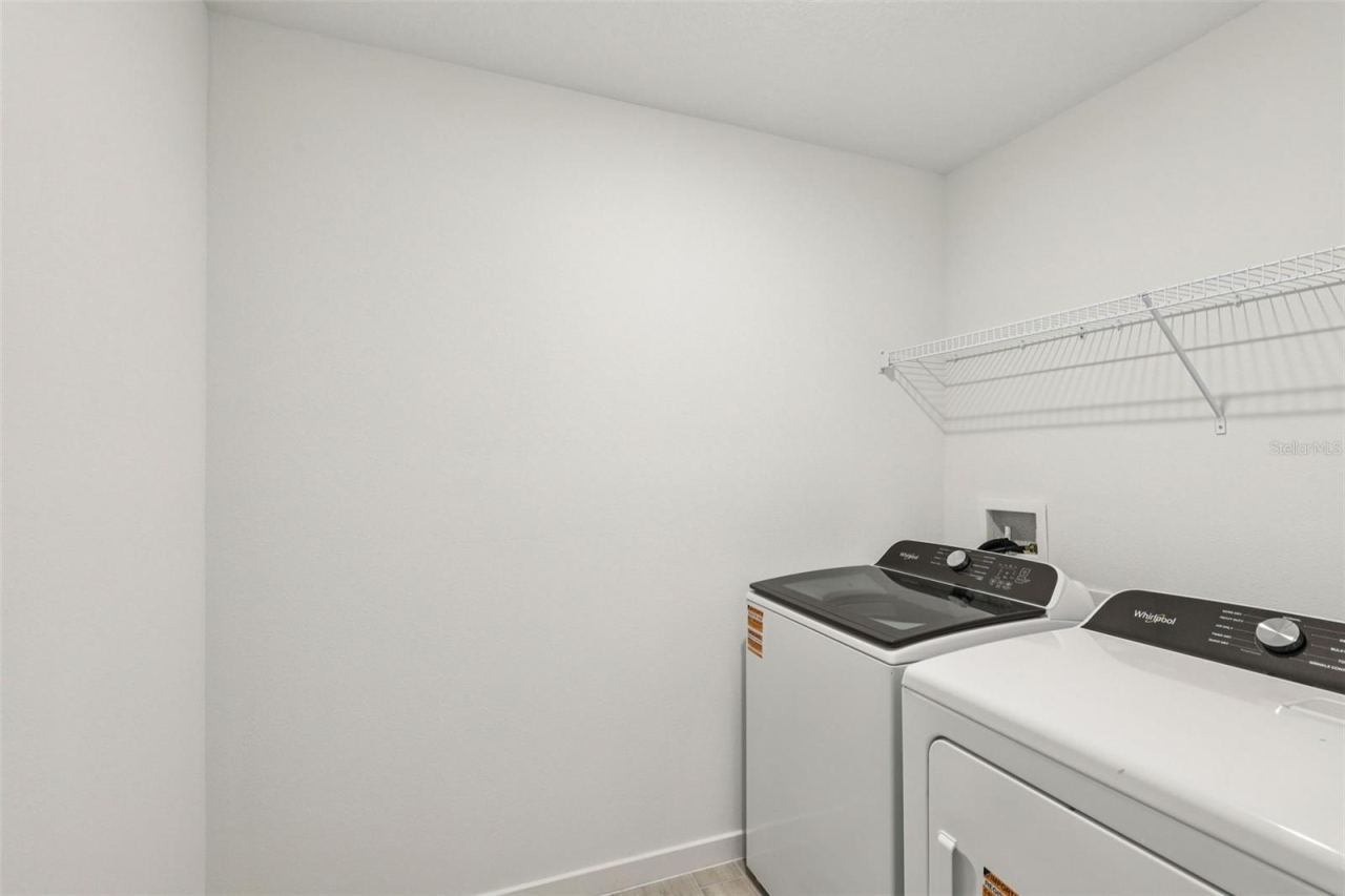 Photo 14 of 20: The interior photos are of another home with the same floor plan but different interior color package finishes. Some details may vary