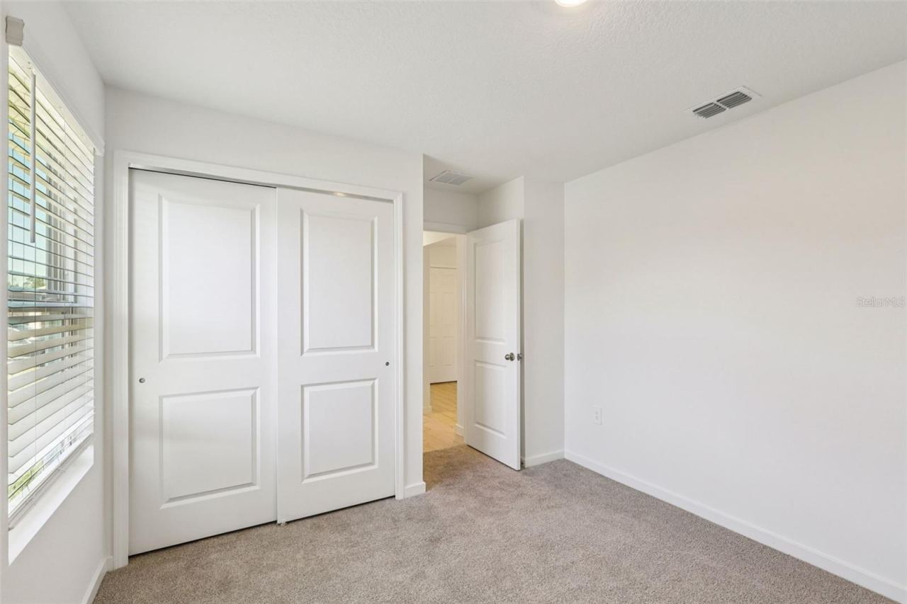 Photo 13 of 20: The interior photos are of another home with the same floor plan but different interior color package finishes. Some details may vary