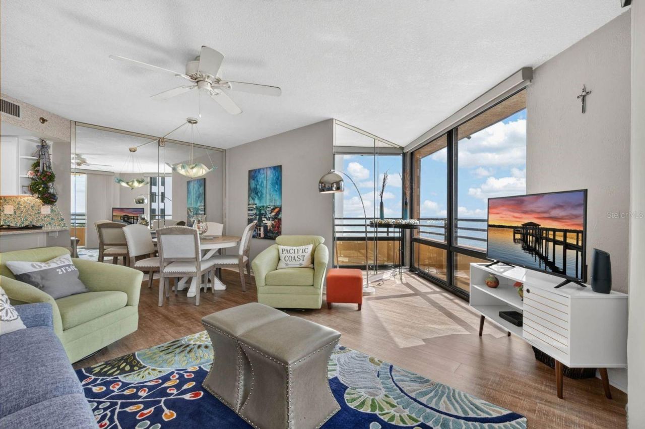 Photo 16 of 20: Living room facing dining room and ocean view