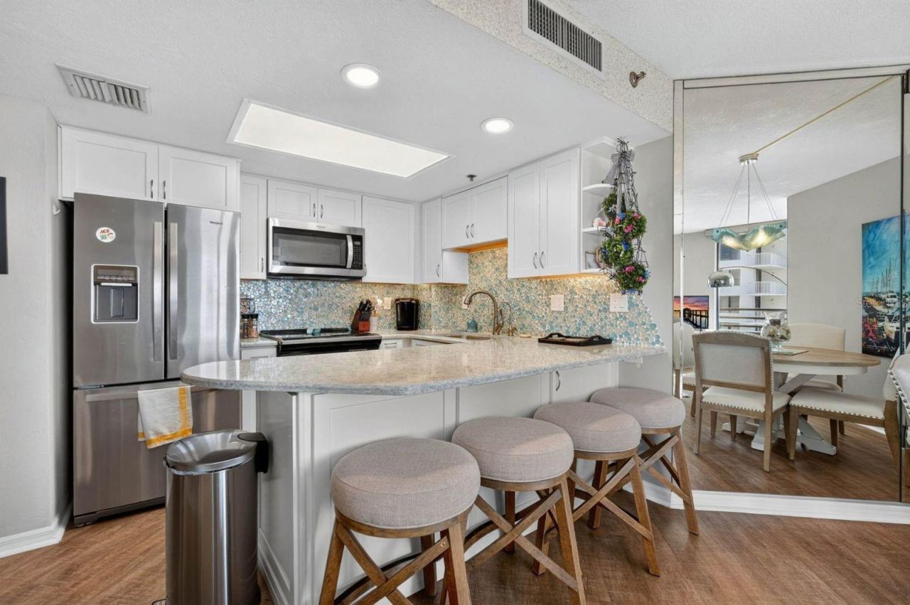 Photo 6 of 20: kitchen
