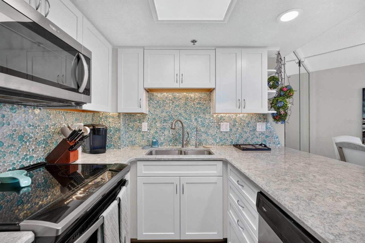 Photo 9 of 20: Kitchen