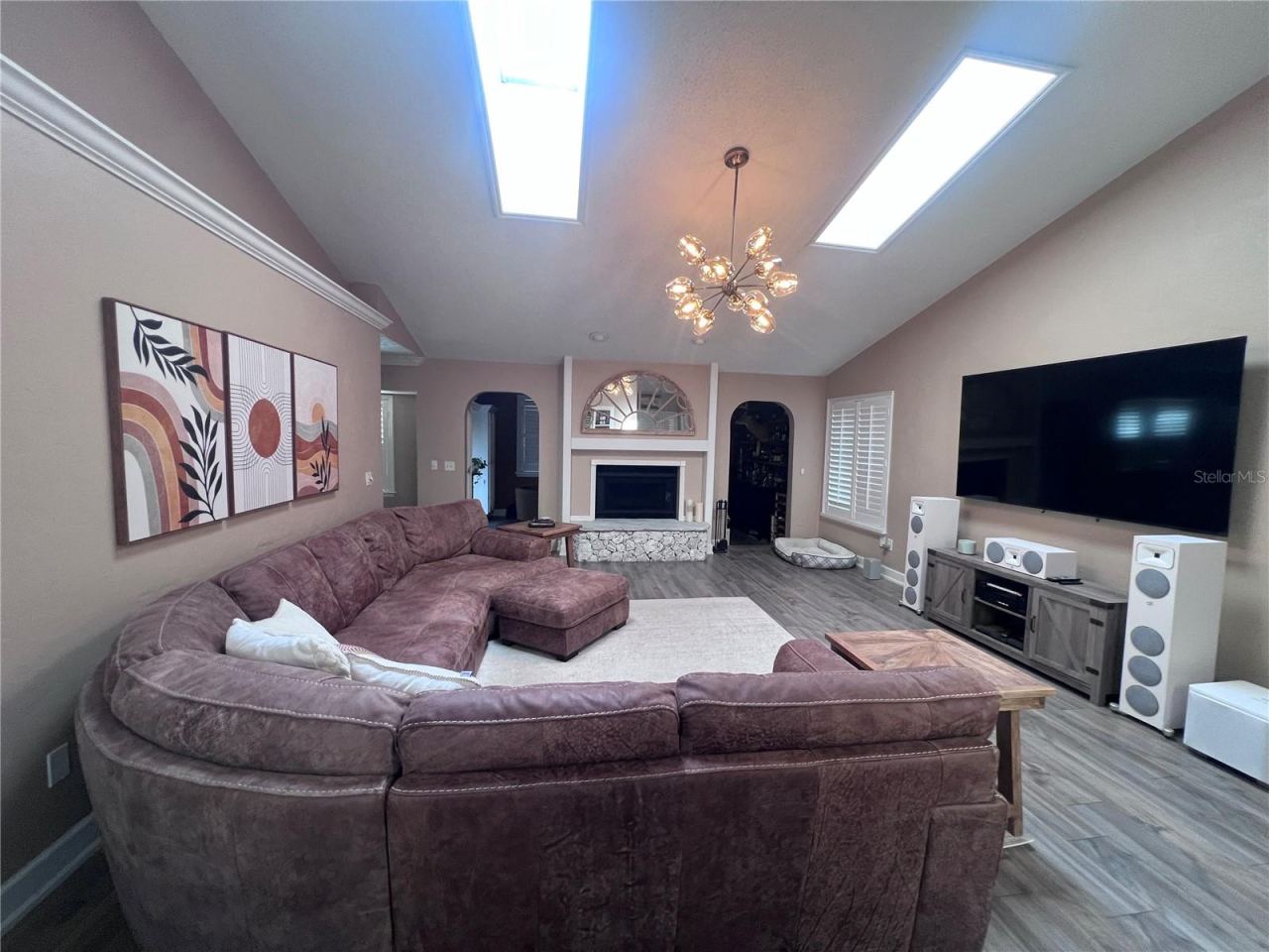 Photo 9 of 20: Liovingroom