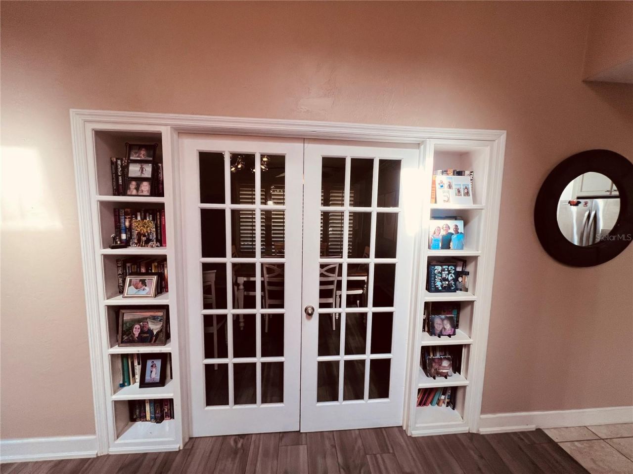 Photo 13 of 20: Doors to diningroom/ office