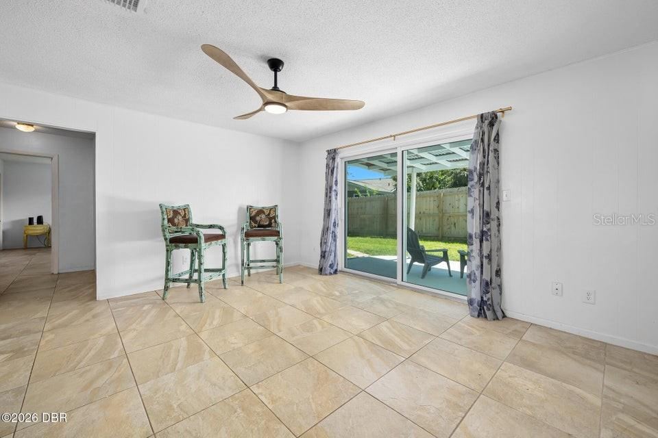 Photo 14 of 20
