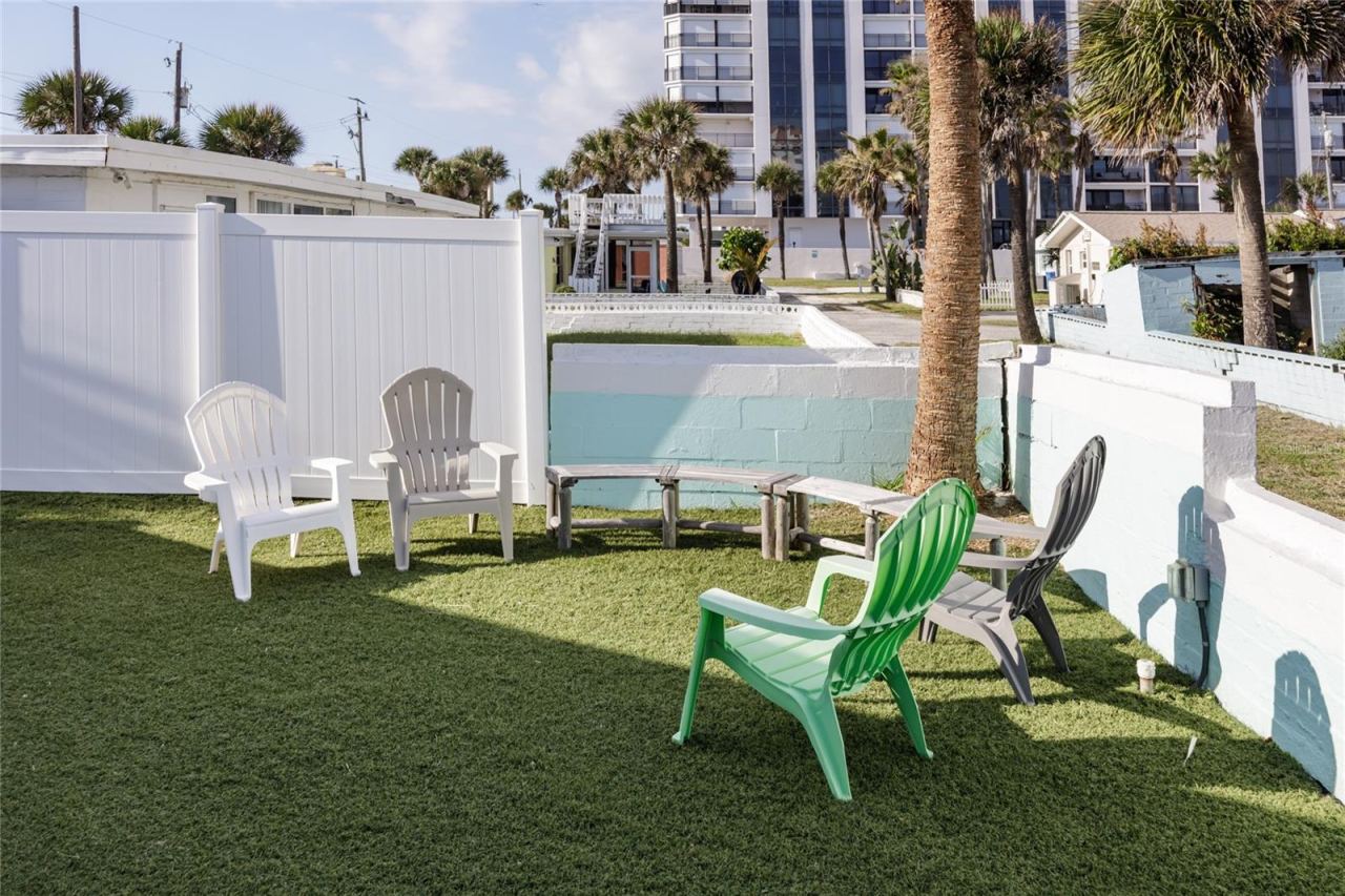 Photo 10 of 20: Side yard with outdoor shower