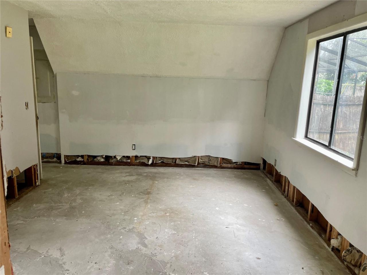 Photo 16 of 20