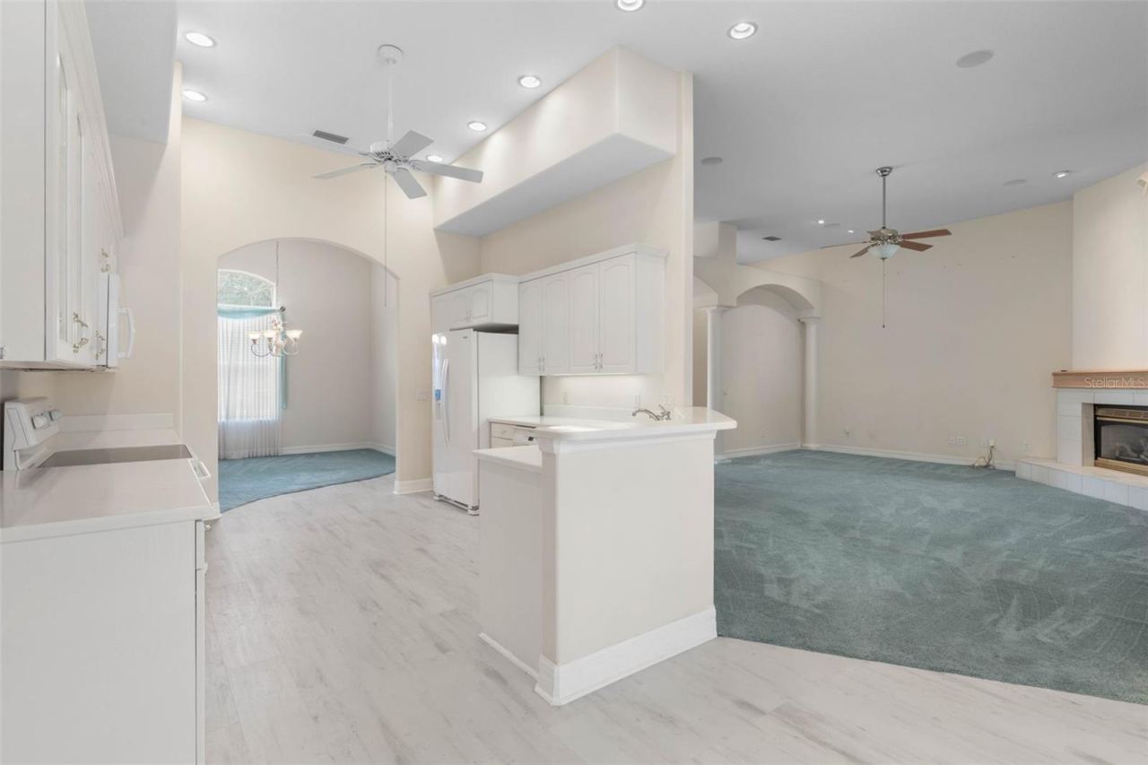 Photo 19 of 20: Kitchen/Family room