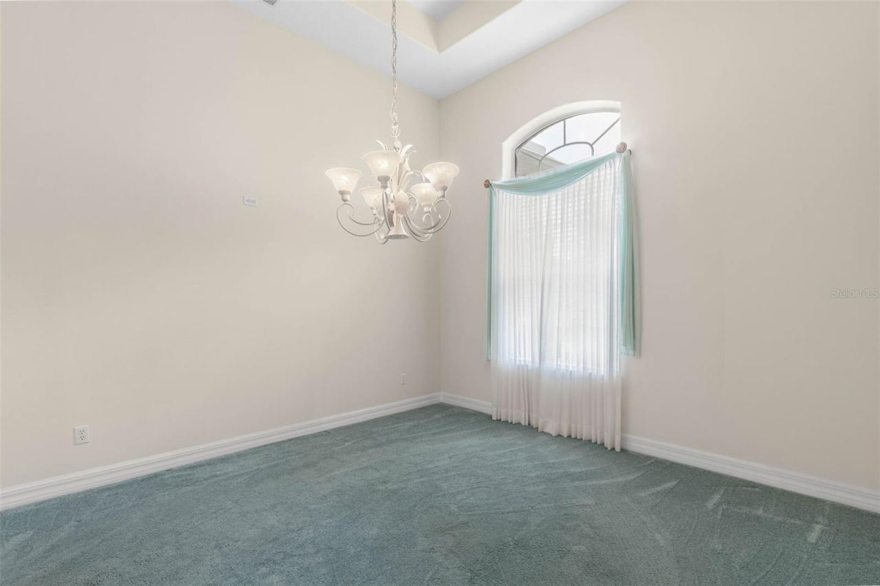 Photo 12 of 20: Dining Room