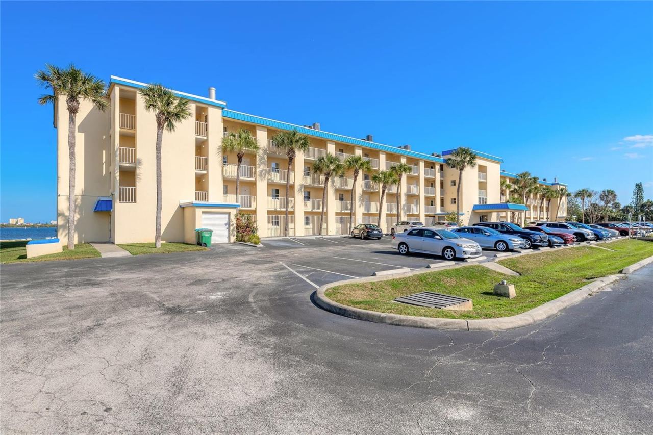 Photo 1 of 20: 3131 S. Ridgewood