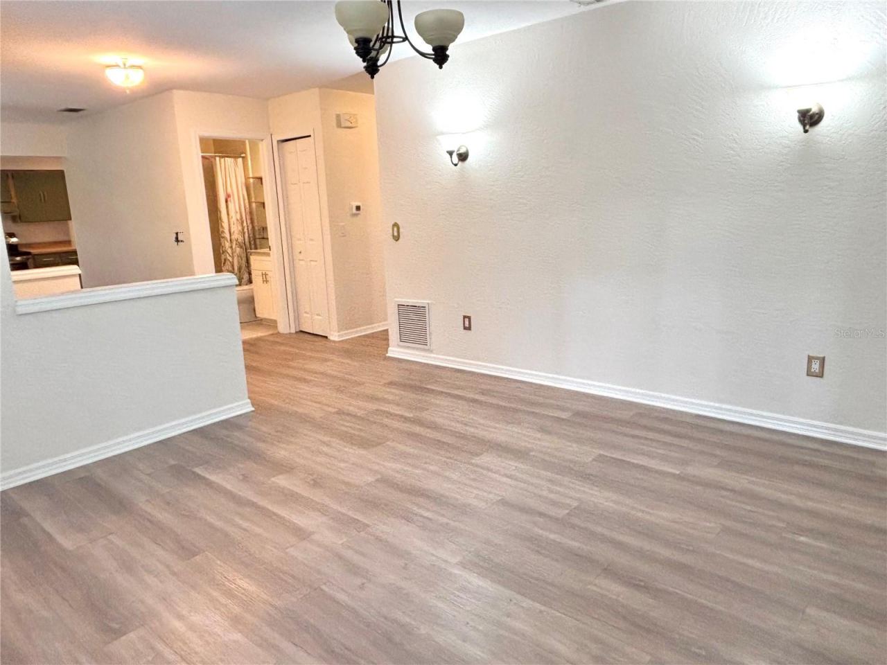 Photo 18 of 20: Dining Area