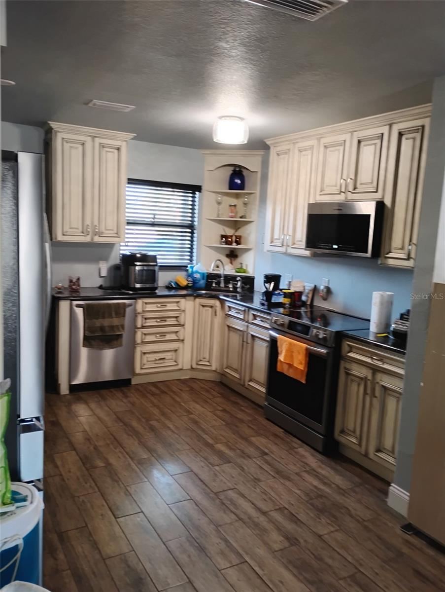 Photo 11 of 20