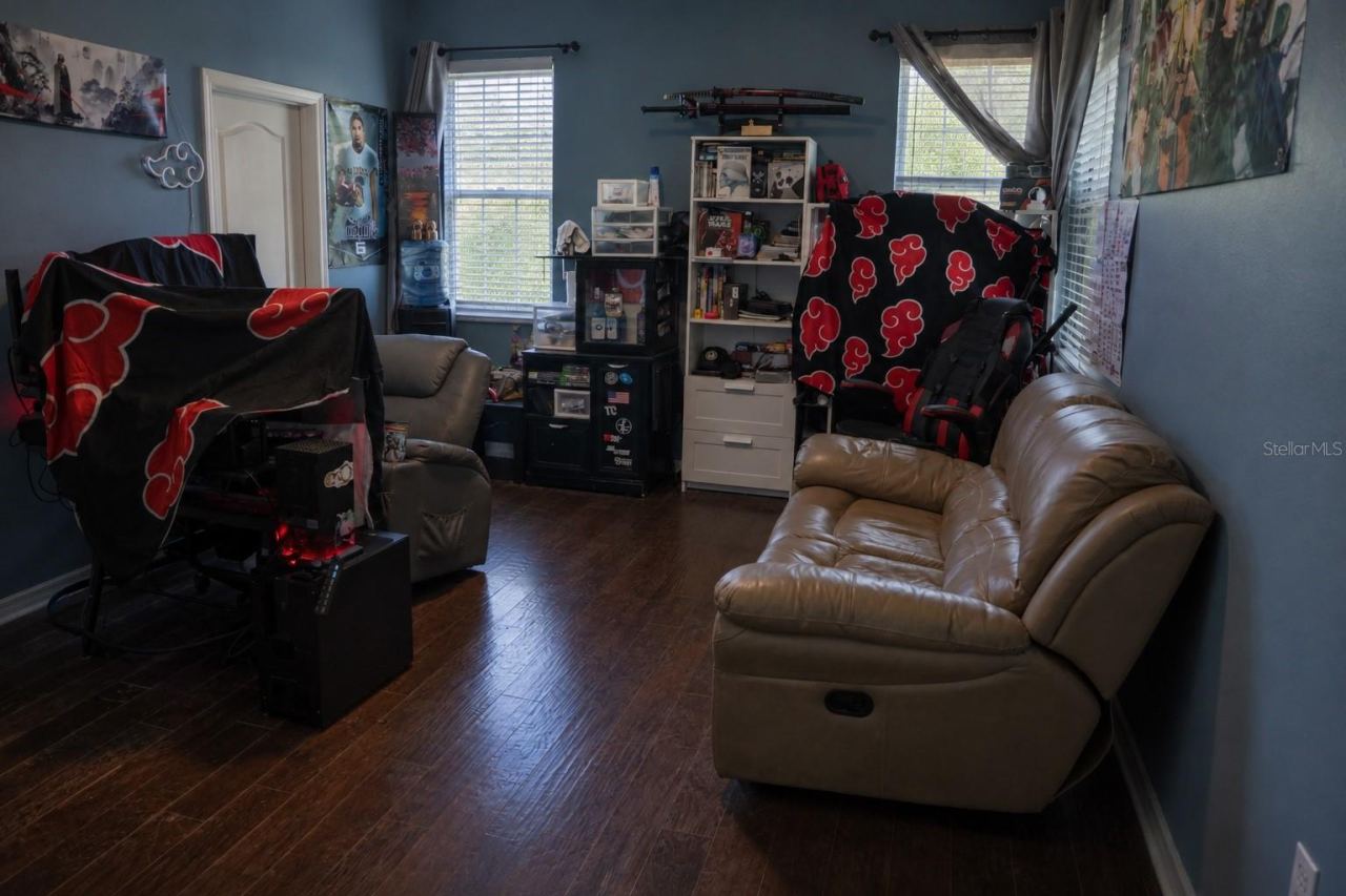 Photo 7 of 12: Master Bedroom