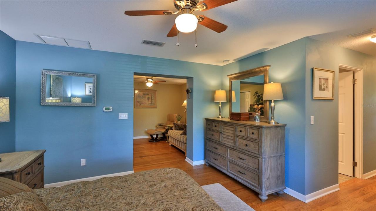 Photo 17 of 20: Master Suite View 2