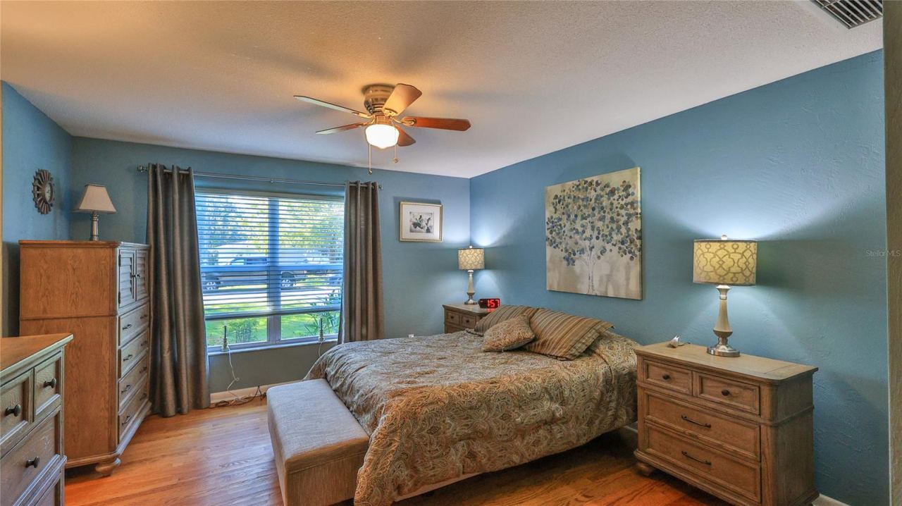 Photo 16 of 20: Master Suite