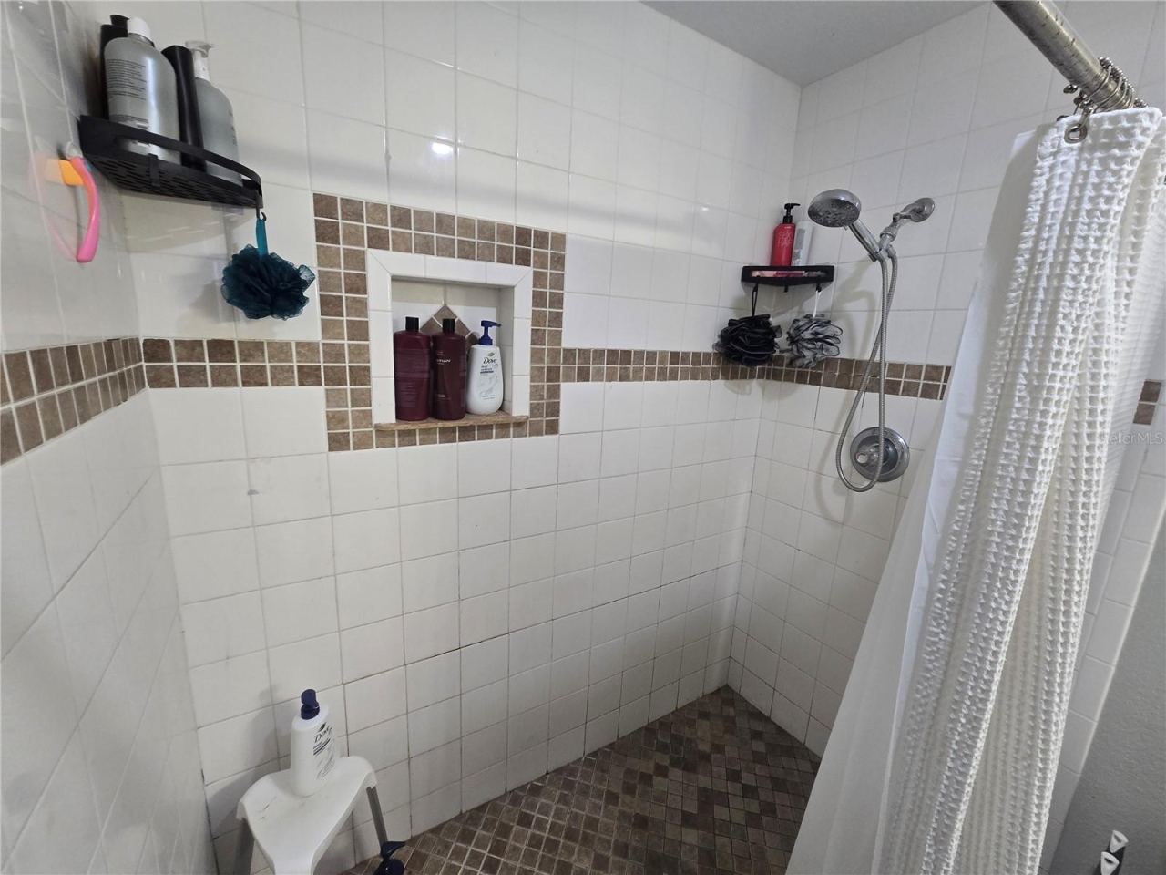 Photo 13 of 18: Primary Bath