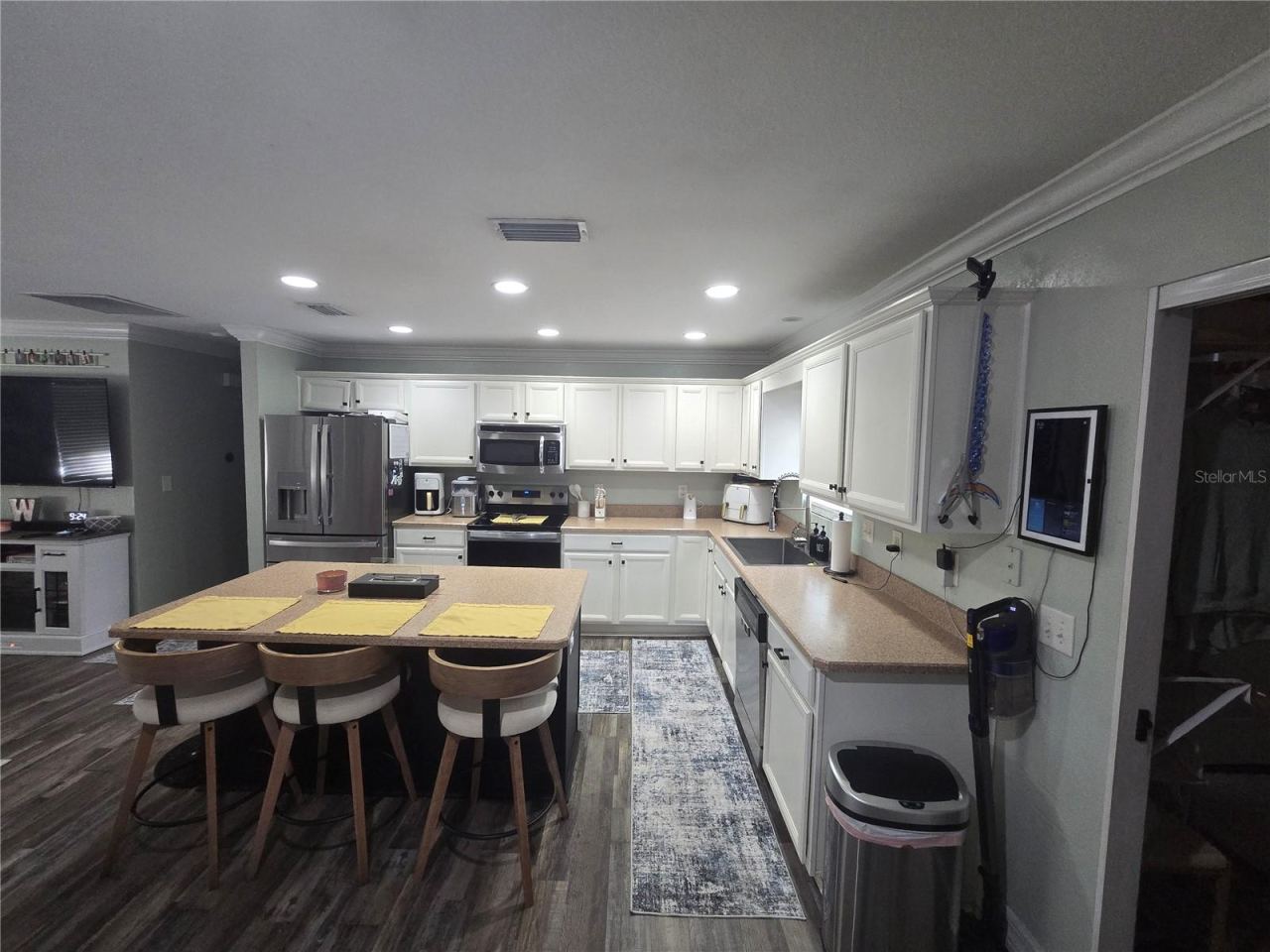 Photo 8 of 18: Kitchen