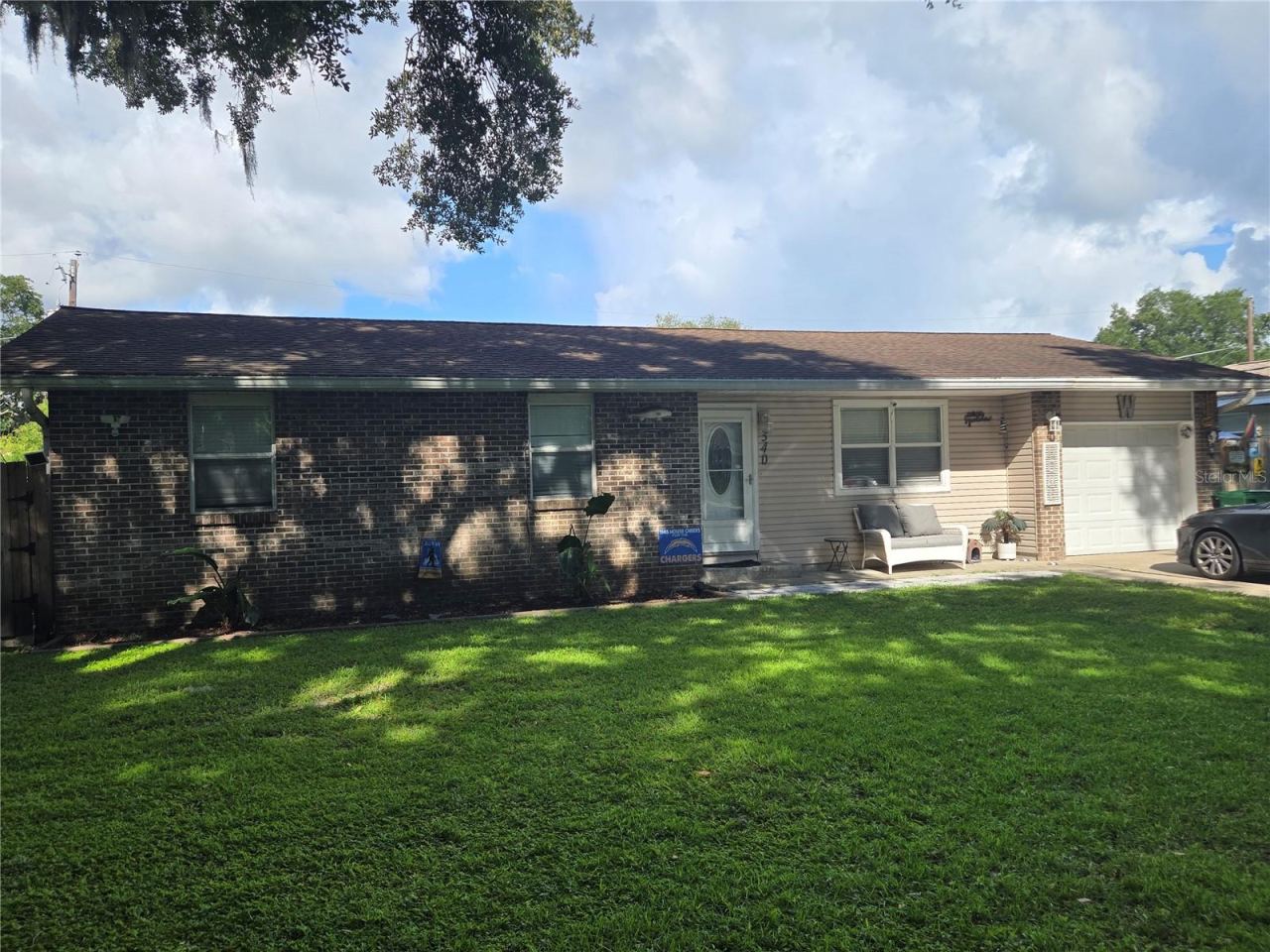 Photo 2 of 18: Front