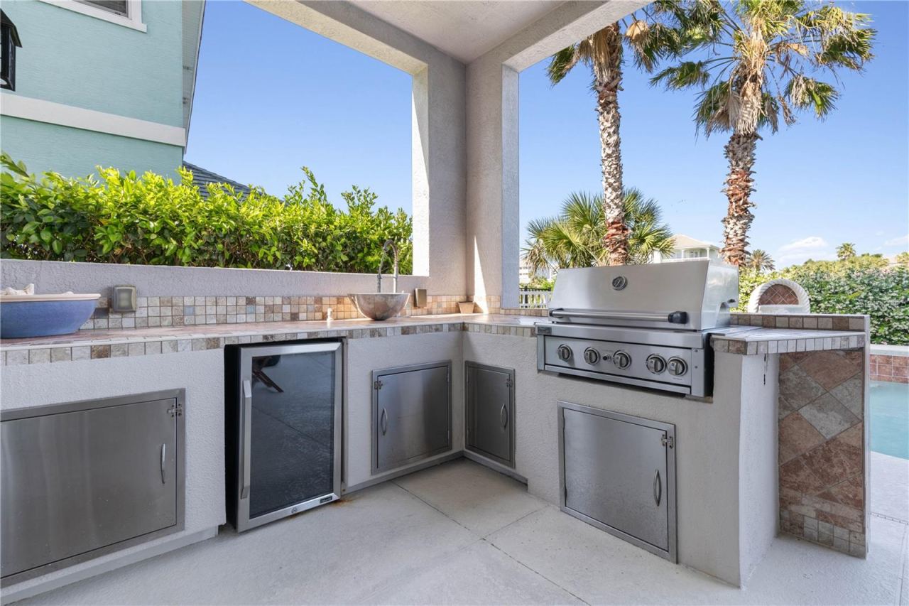 Photo 19 of 20: Outdoor kitchen