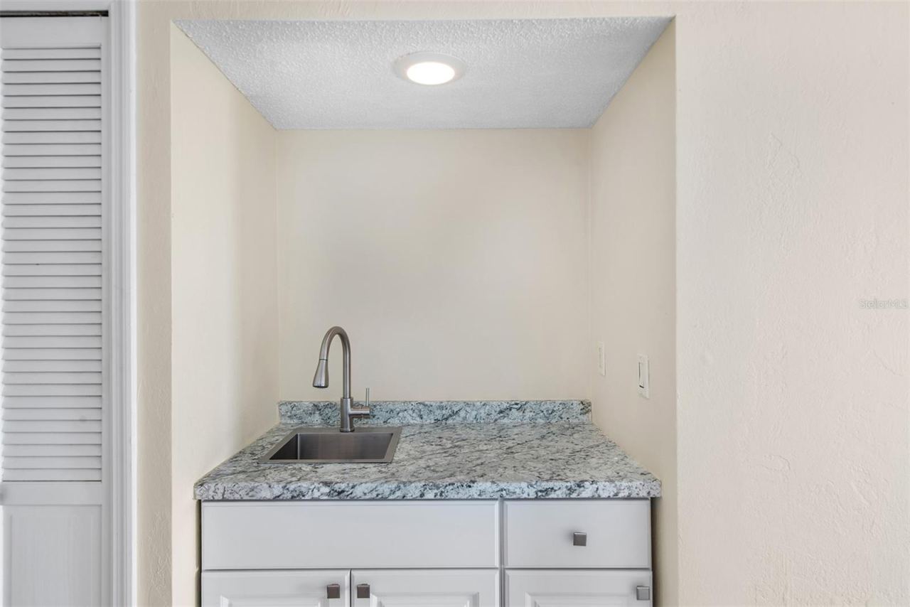 Photo 11 of 20: Wet Bar