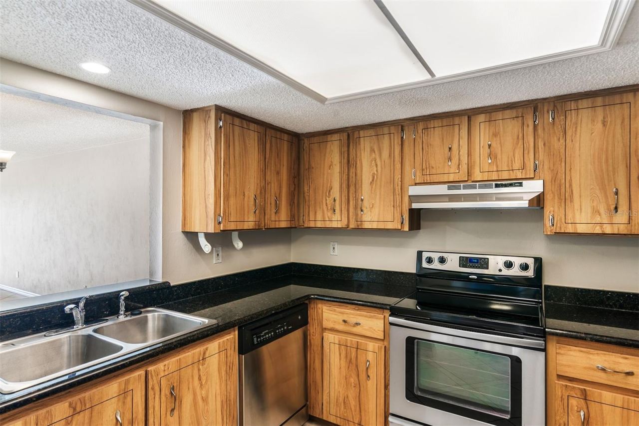 Photo 6 of 20: Kitchen