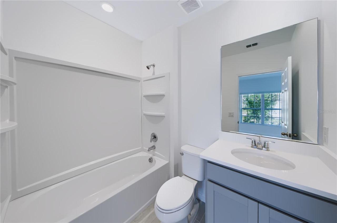 Photo 6 of 20: Guest Bathroom