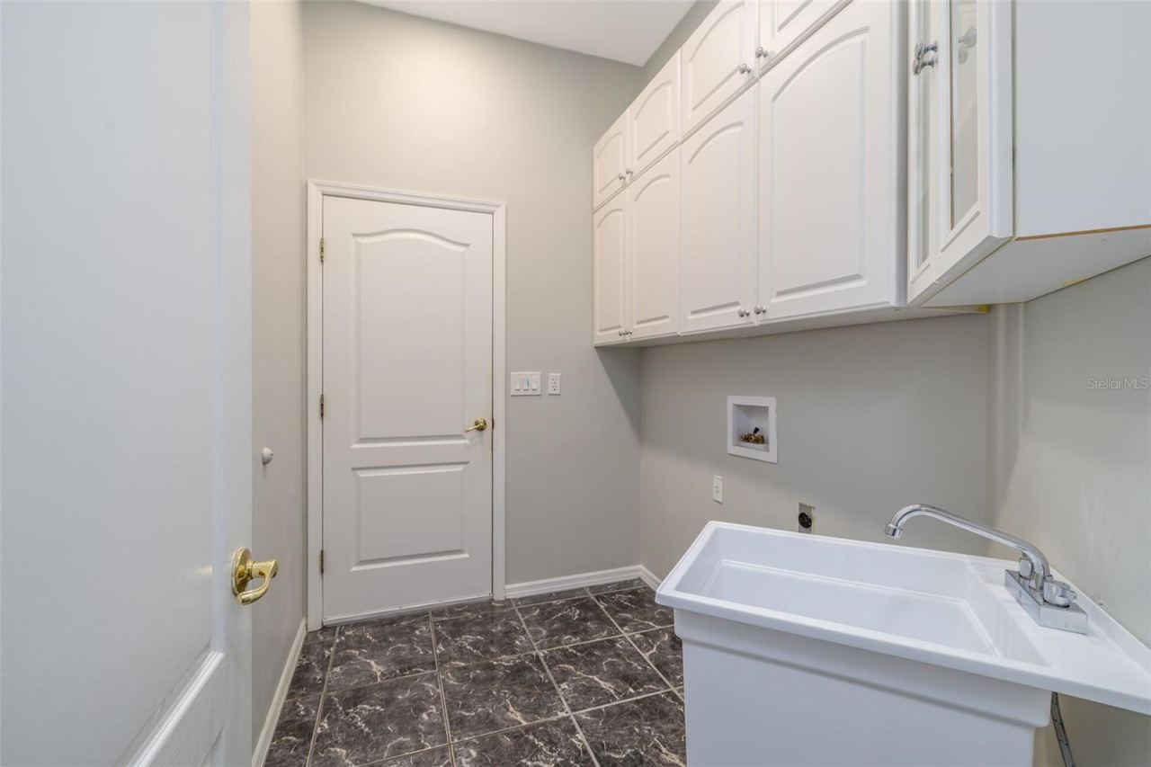 Photo 11 of 20: Laundry Room