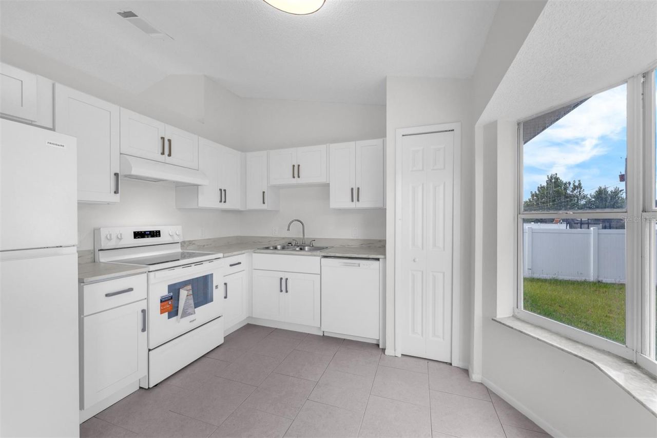 Photo 6 of 17: Brand new kitchen cabinets, counter and appliances