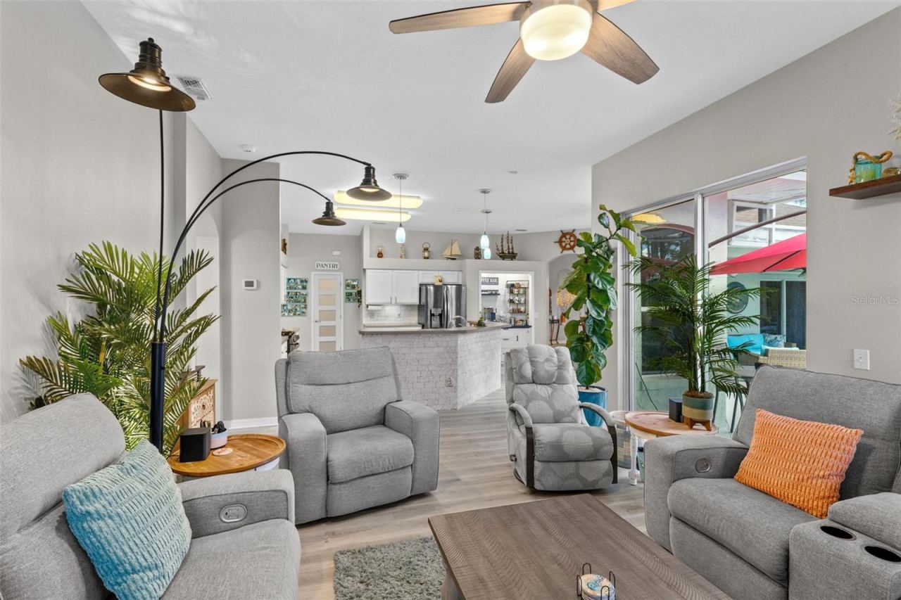 Photo 16 of 20: High Ceilings Throughout