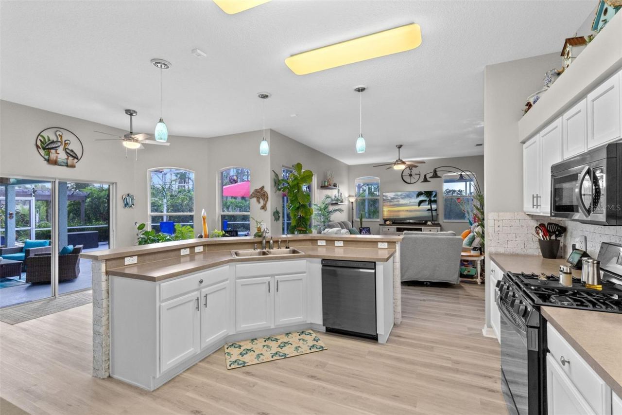 Photo 13 of 20: Stainless Steel Appliances
