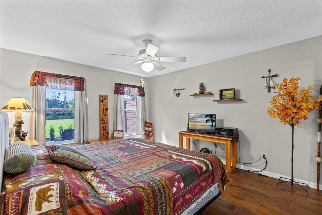 Photo 17 of 20: Three Way Split Bedroom Plan