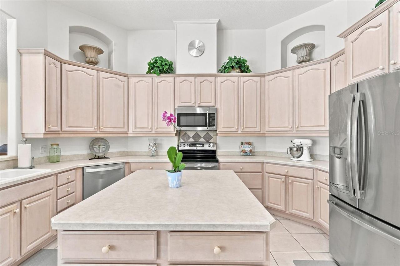 Photo 11 of 20: KITCHEN