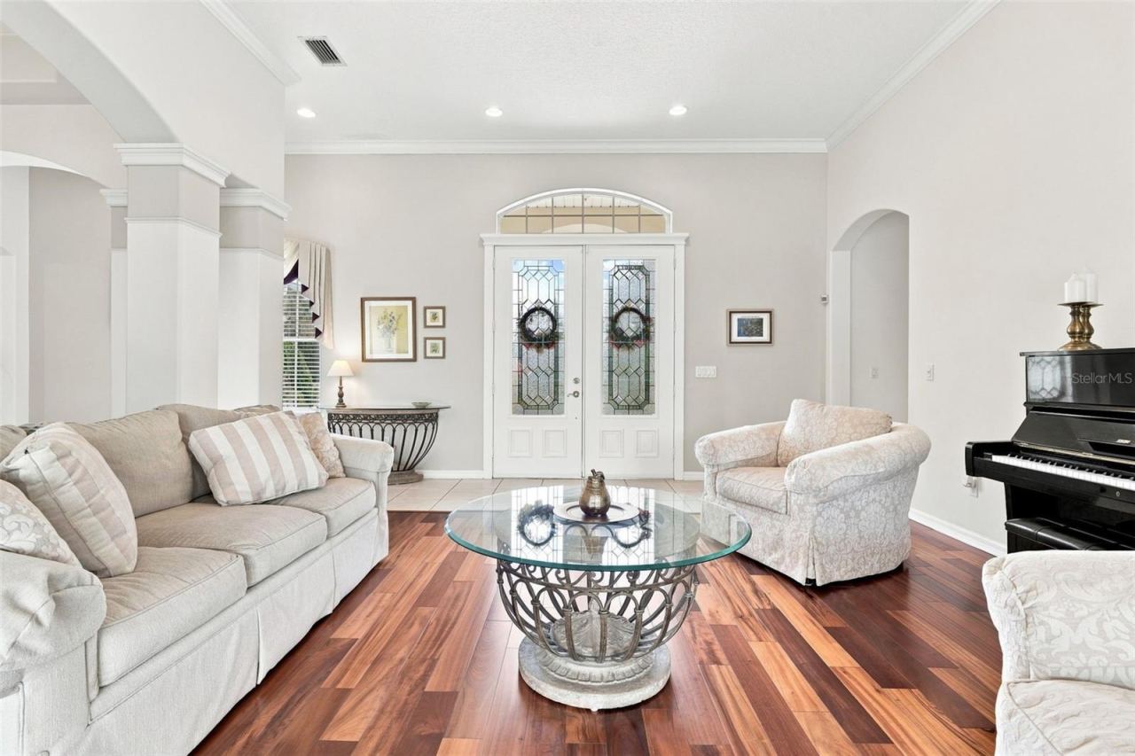 Photo 5 of 20: ENTRY WAY/FAMILY ROOM