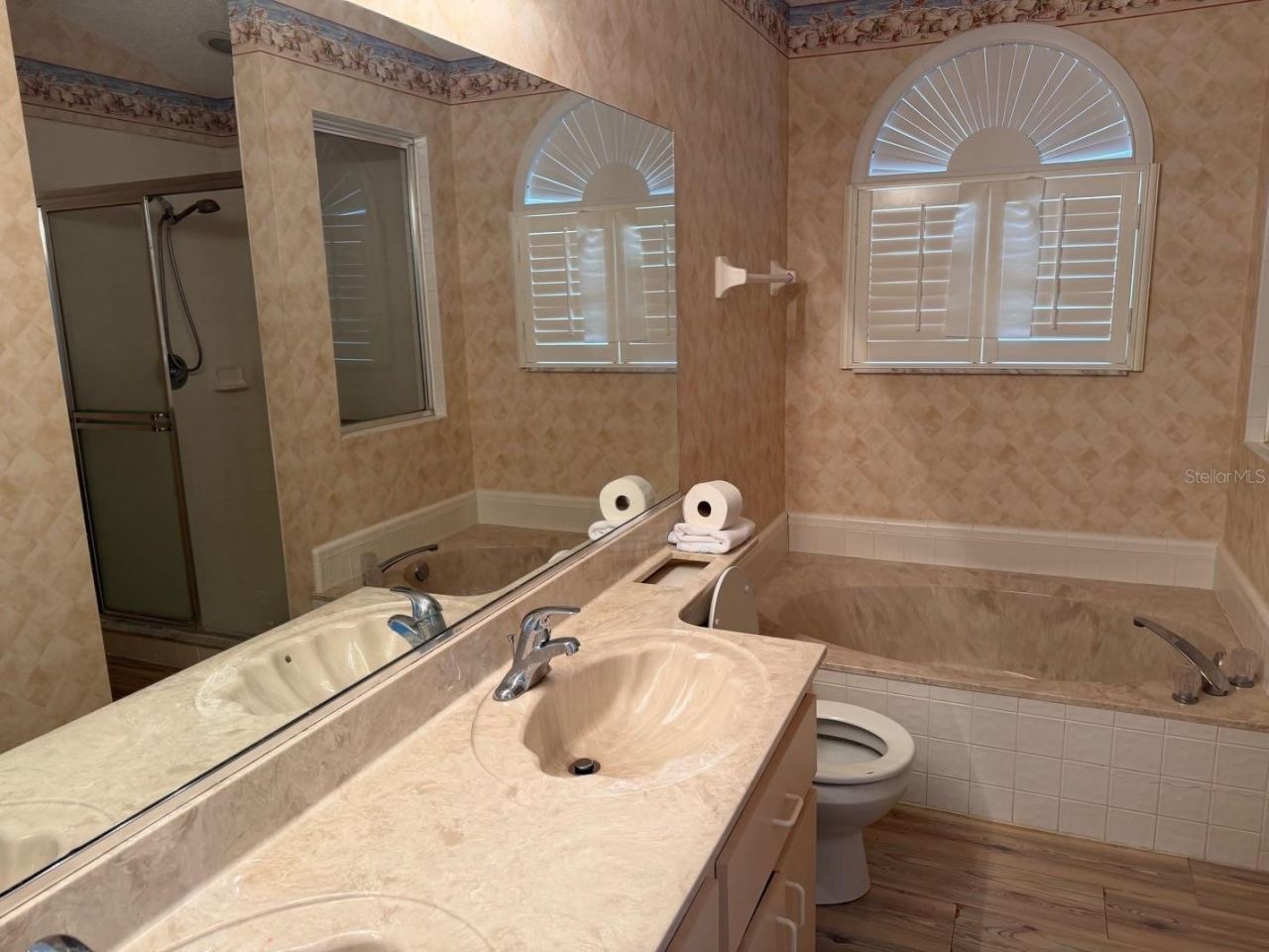 Photo 6 of 10: Master Bathroom