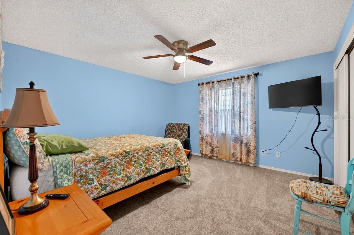 Photo 18 of 20