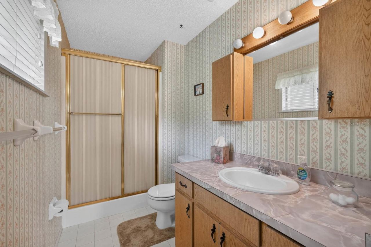 Photo 16 of 20: Kitchen and Dining Area
