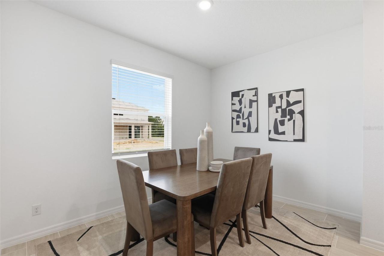 Photo 17 of 20: Dining Area