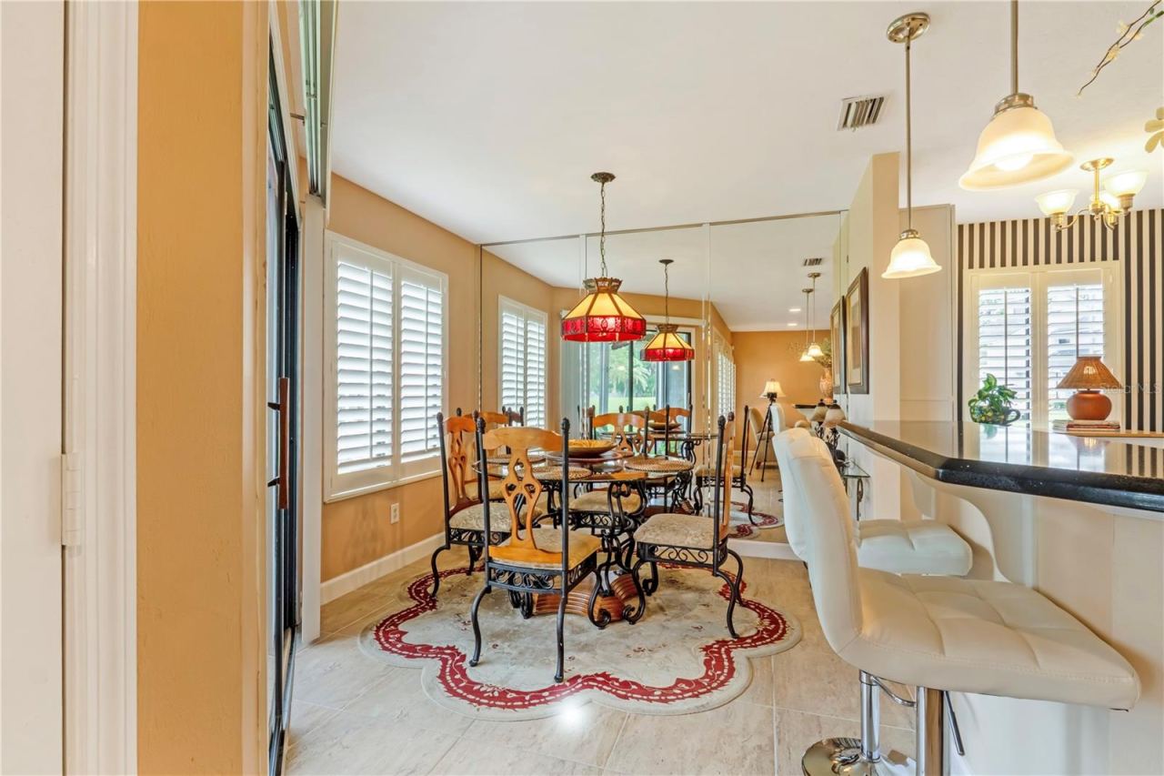 Photo 11 of 20: Dining area