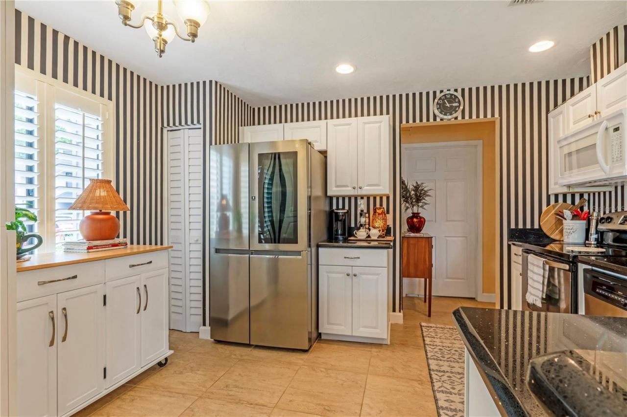 Photo 15 of 20: Kitchen