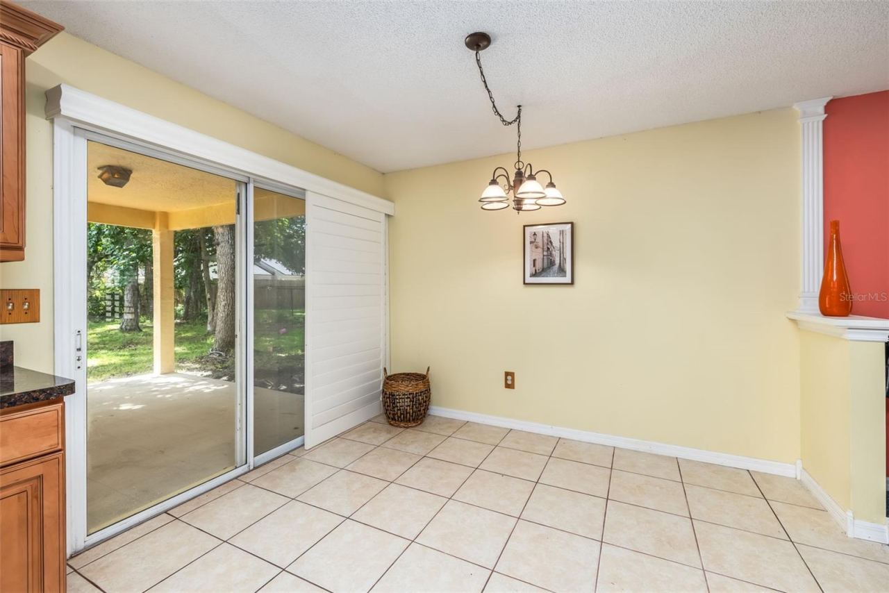 Photo 16 of 20: Dining Room