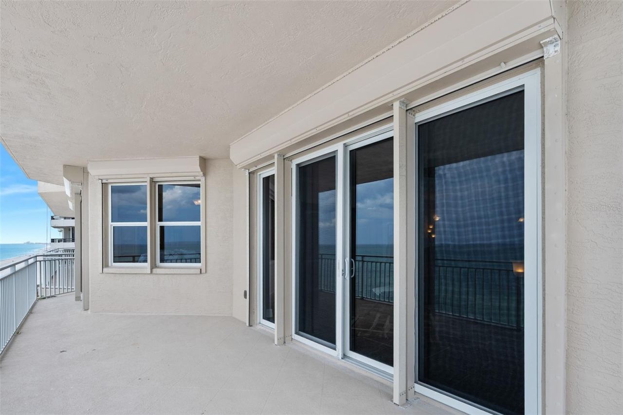 Photo 20 of 20: WRAPAROUND BALCONY
