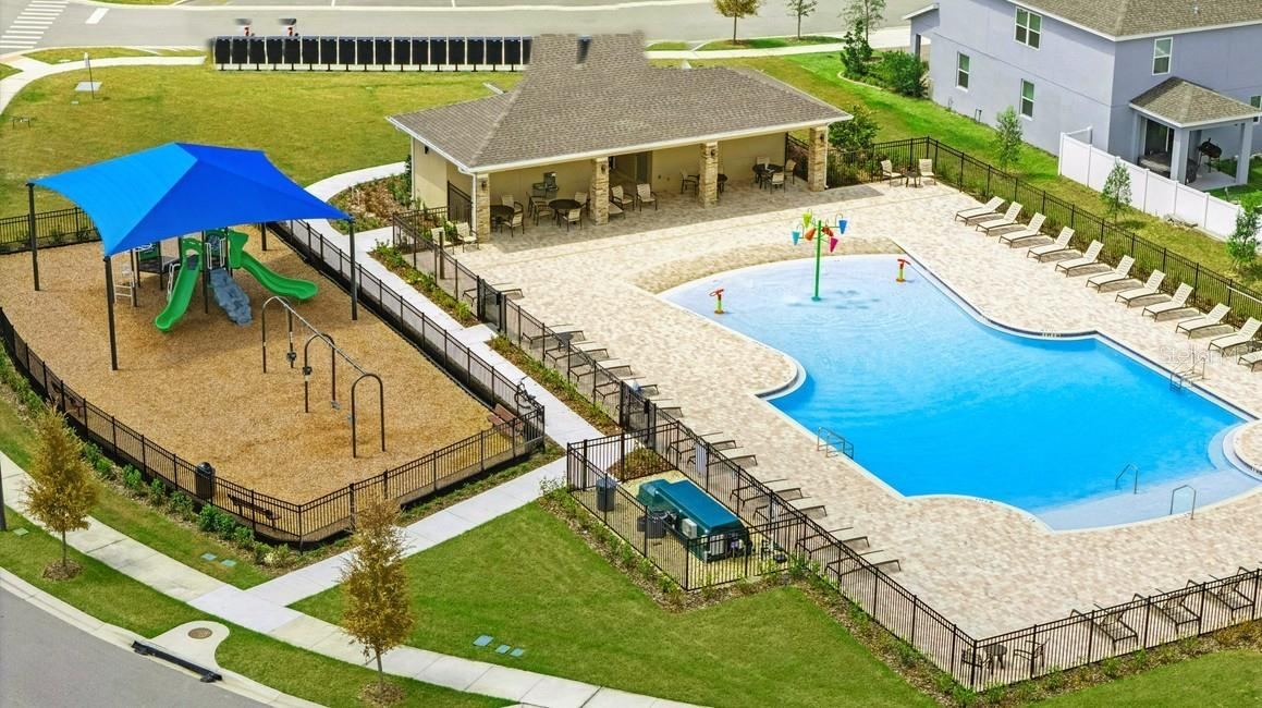 Photo 4 of 4: Community Pool & Cabana