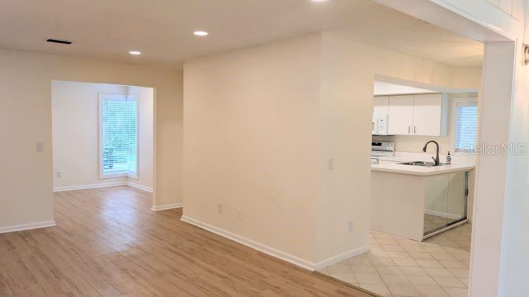 Photo 3 of 13: Living Room