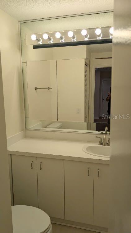 Photo 11 of 13: Guest Bathroom