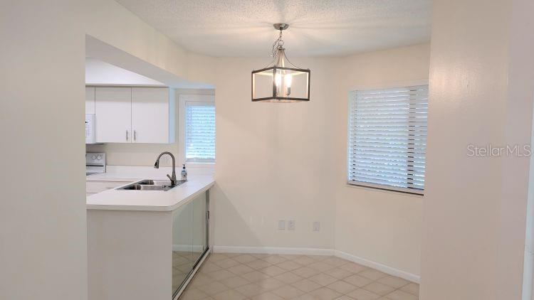 Photo 7 of 13: Dining Area