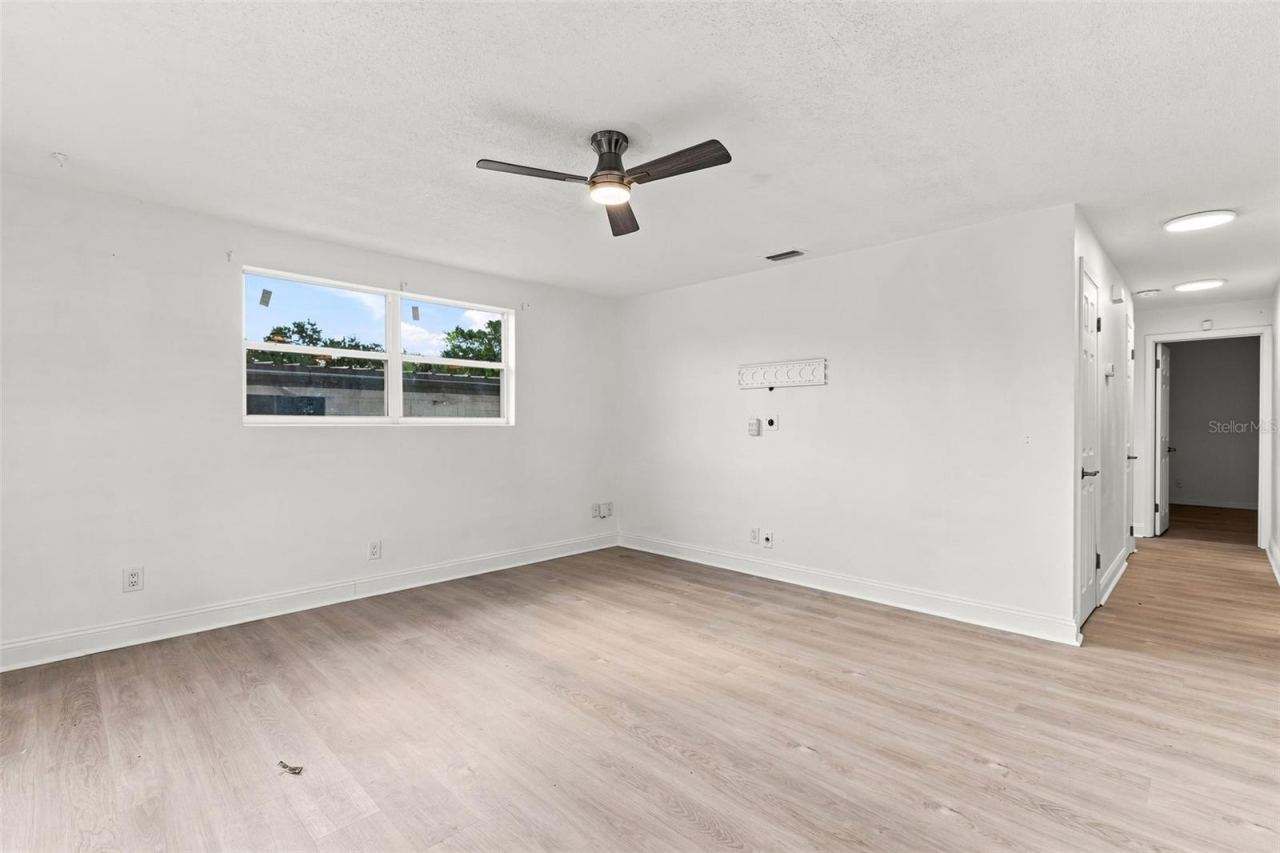 Photo 7 of 20