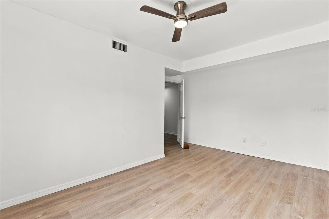 Photo 10 of 20