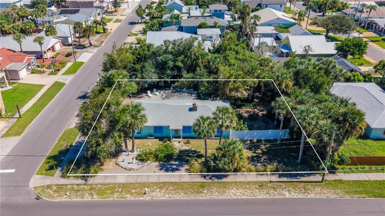 Photo 2 of 20: Double Lot (2 - 50 X 115)