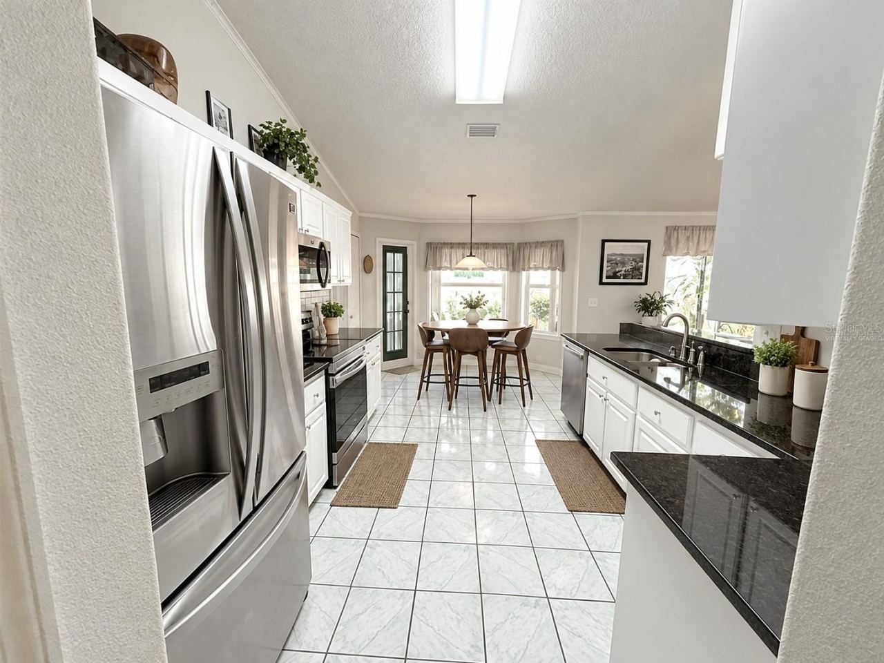Photo 5 of 20: Virtually Staged - Kitchen