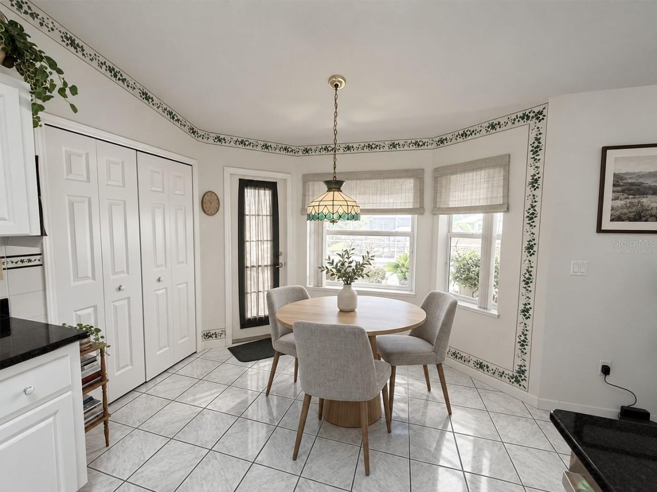 Photo 7 of 20: Virtually Staged - Eat-in Kitchen