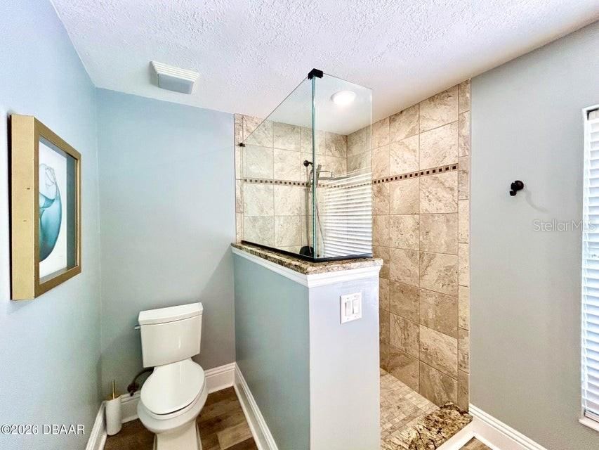 Photo 17 of 20